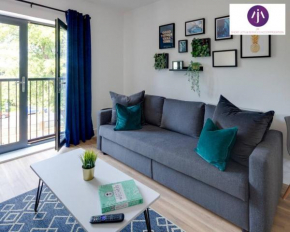 Stevenage Luxury 1Bed Apartment - Sleeps 4-WIFI-Free Parking- By JM Short Lets & Serviced Accommodation